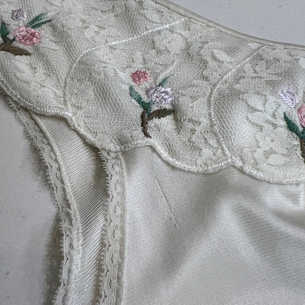 Vintage Vanity Fair Lace & Floral Embroidered Long Robe & Nightgown Set XXL - Picture 15 of 15